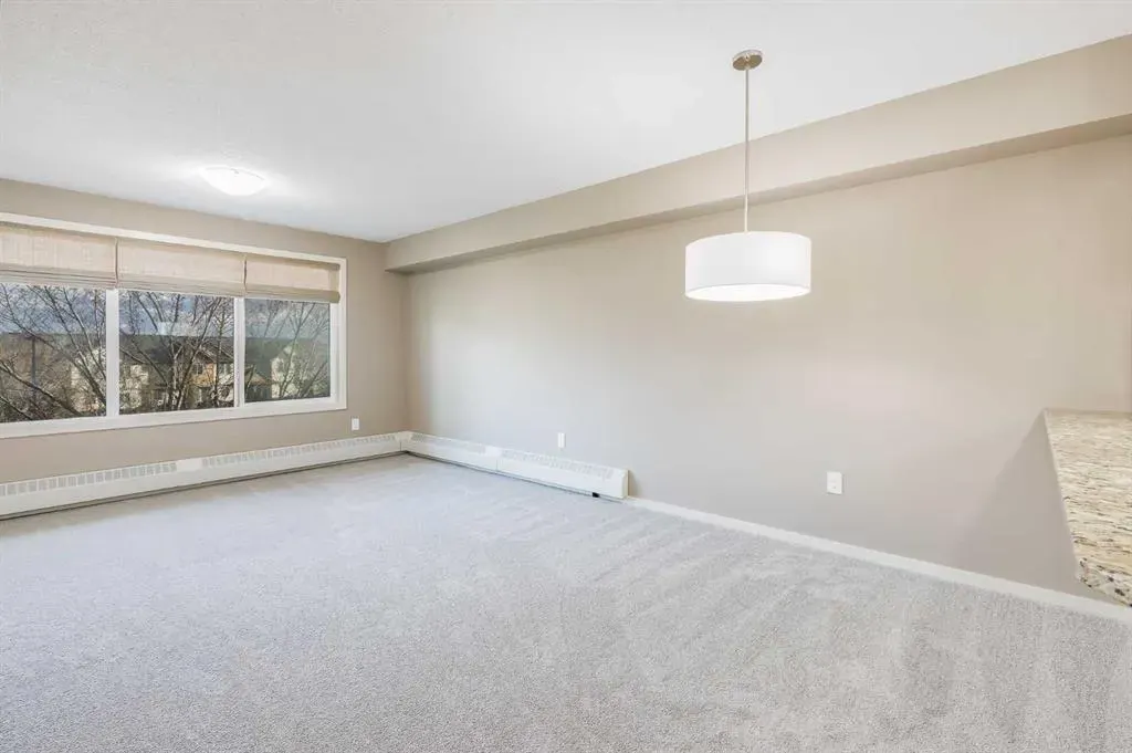 4 Kingsland Close SE, #1305