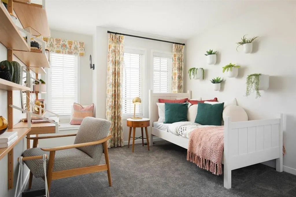 57 Creekside Avenue SW