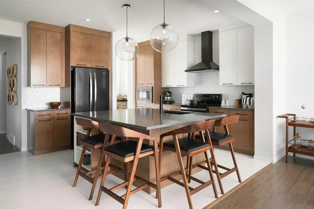 57 Creekside Avenue SW