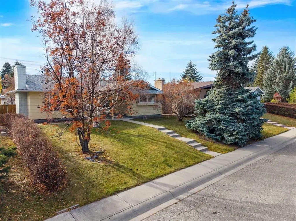 827 Lake Emerald Place SE