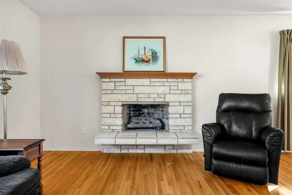 827 Lake Emerald Place SE