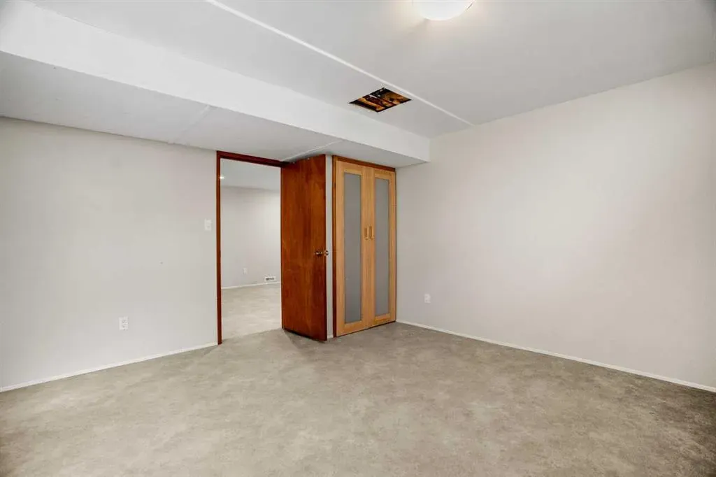 827 Lake Emerald Place SE