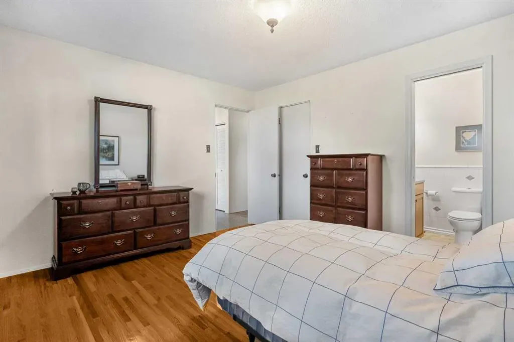 827 Lake Emerald Place SE