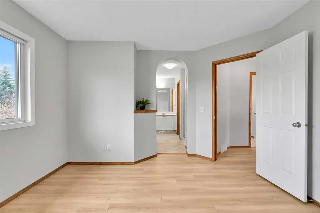 6 Country Hills Manor NW