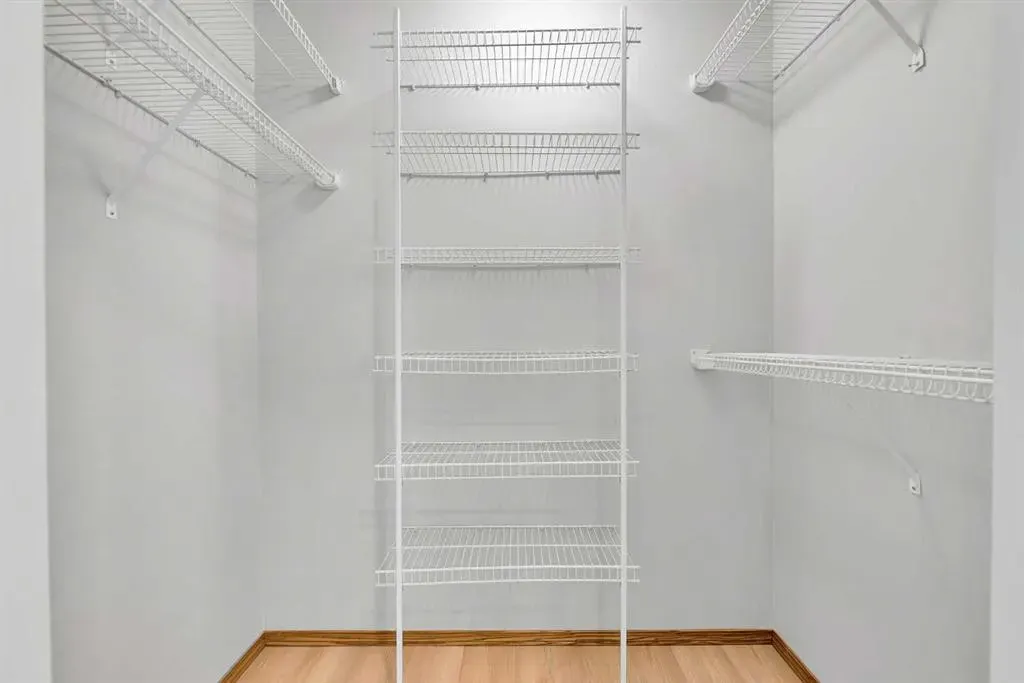 6 Country Hills Manor NW