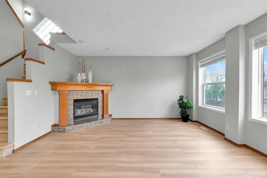 6 Country Hills Manor NW