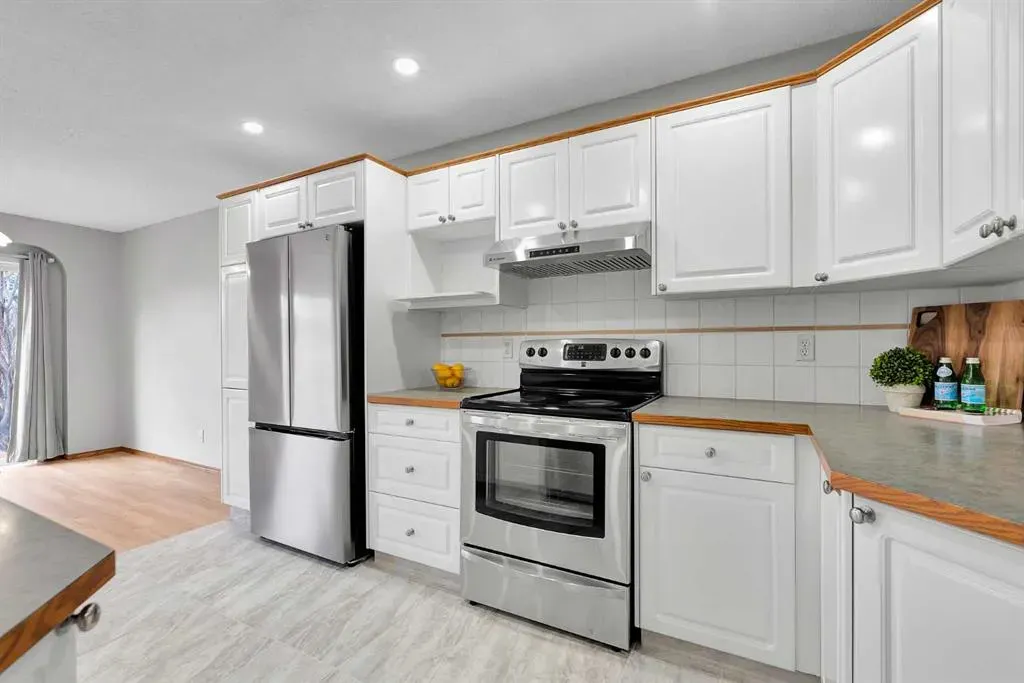 6 Country Hills Manor NW