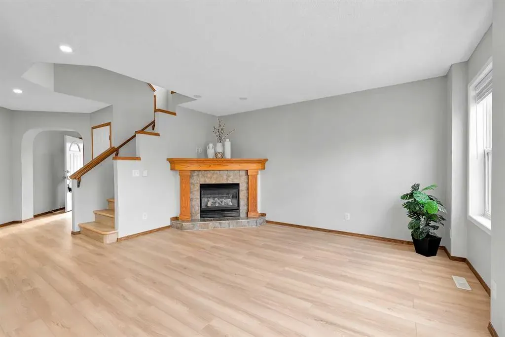 6 Country Hills Manor NW