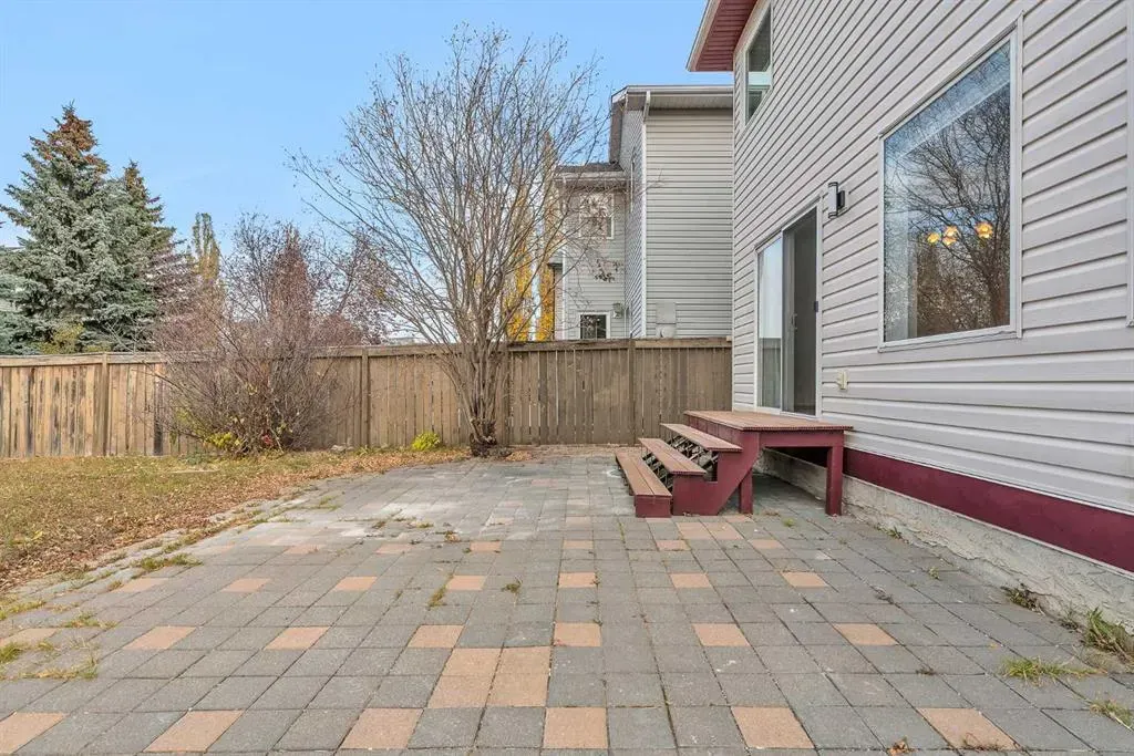 6 Country Hills Manor NW