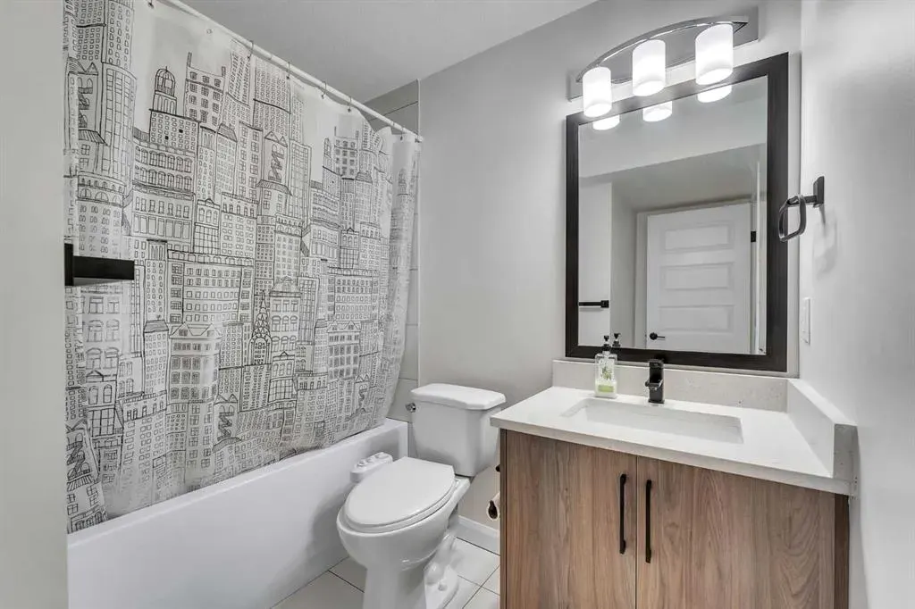 28 Cornerbrook Avenue NE