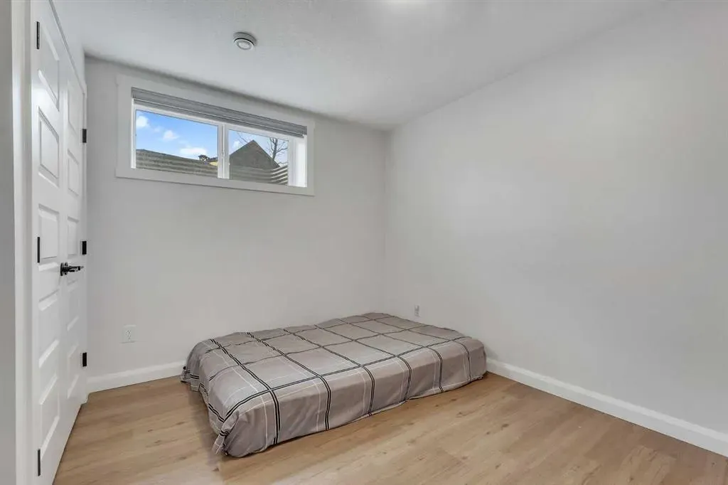 28 Cornerbrook Avenue NE