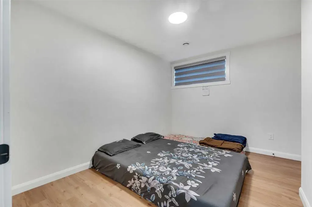 28 Cornerbrook Avenue NE