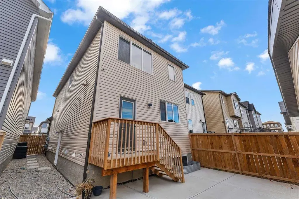 28 Cornerbrook Avenue NE