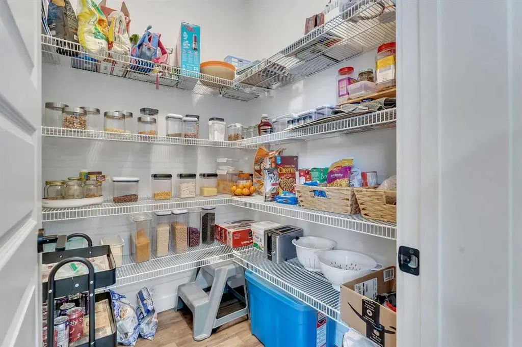 28 Cornerbrook Avenue NE