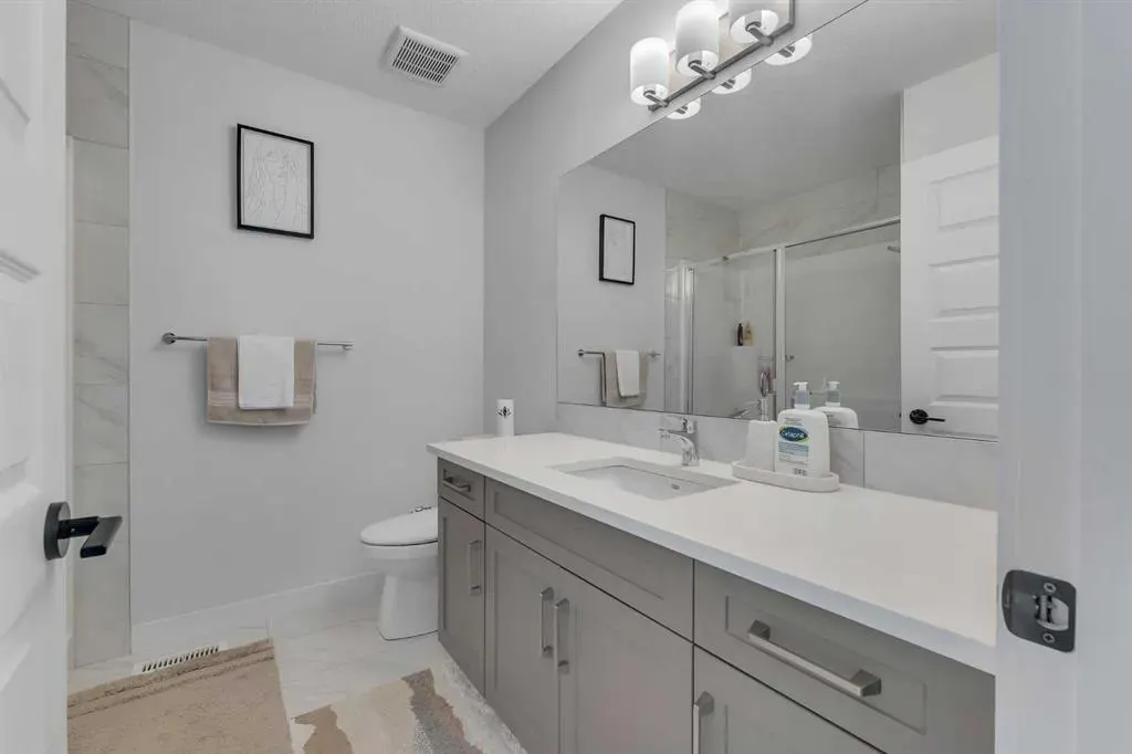 28 Cornerbrook Avenue NE