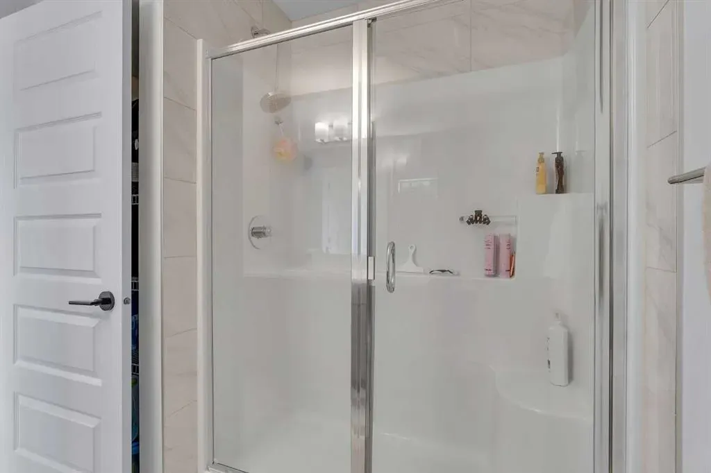 28 Cornerbrook Avenue NE