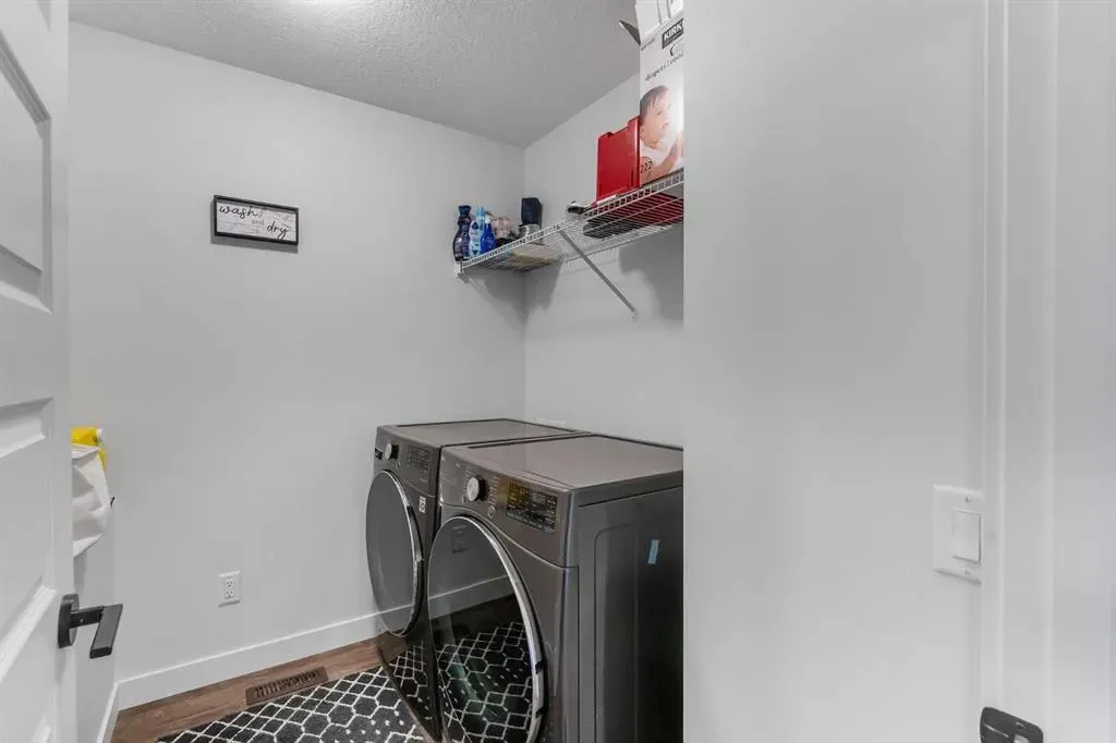 28 Cornerbrook Avenue NE