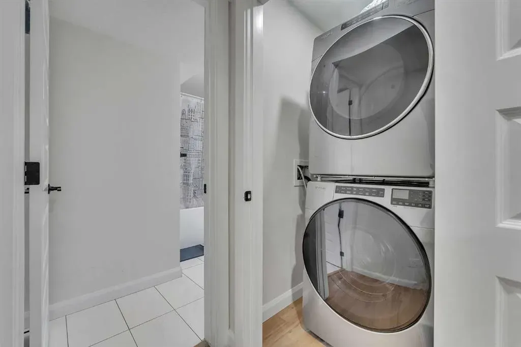 28 Cornerbrook Avenue NE