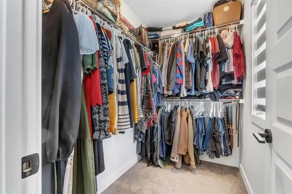 28 Cornerbrook Avenue NE