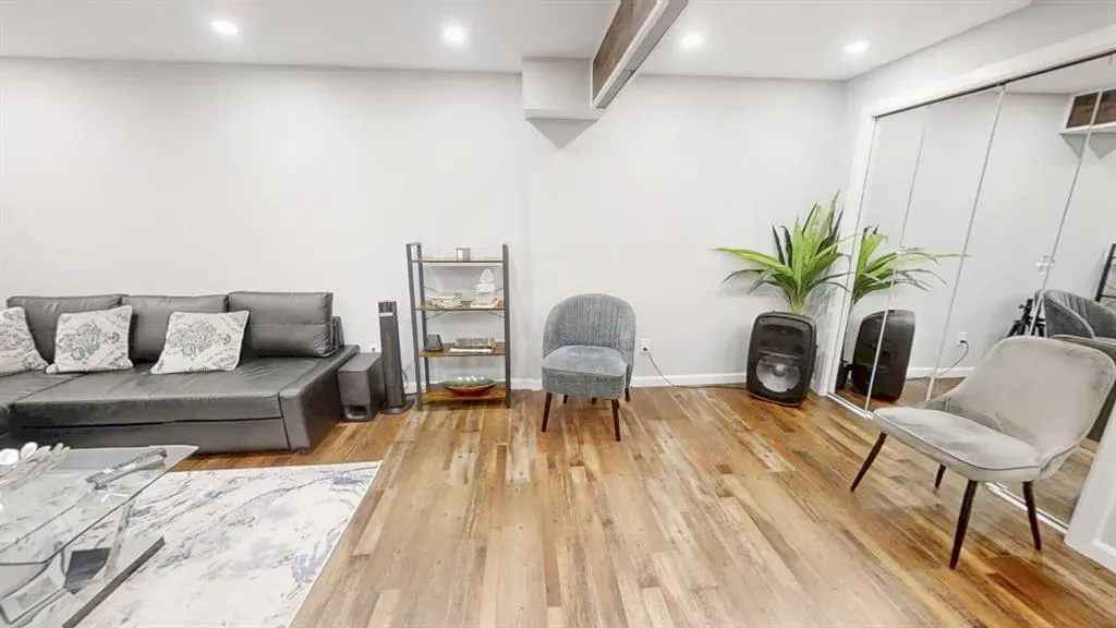 103 Prestwick Villas SE