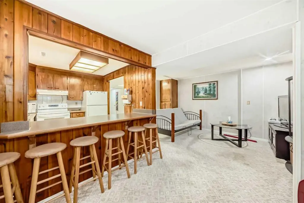 5623 Templehill Road NE