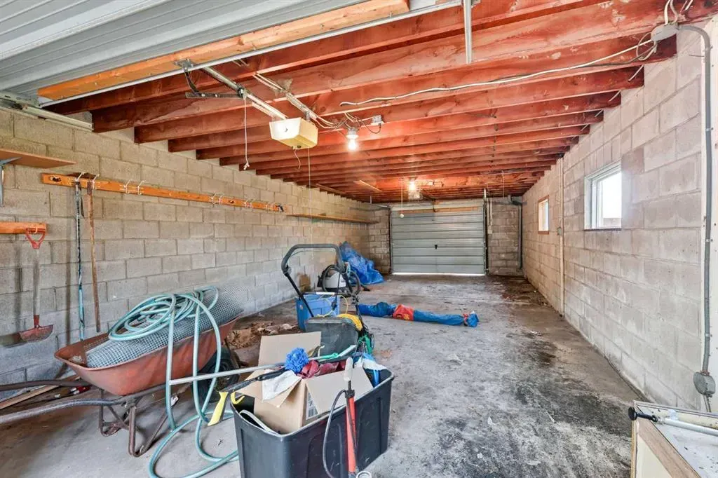 23 Fairview Drive SE