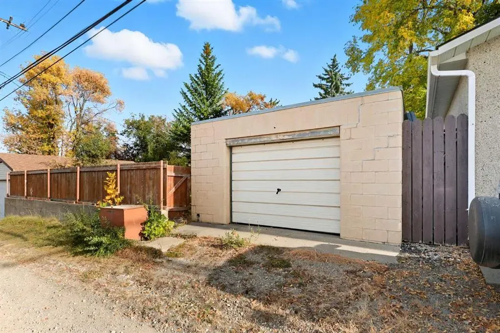 23 Fairview Drive SE