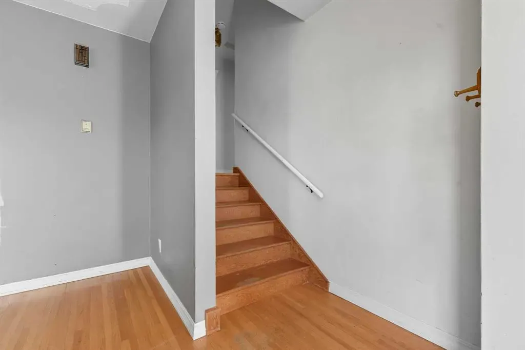 23 Fairview Drive SE