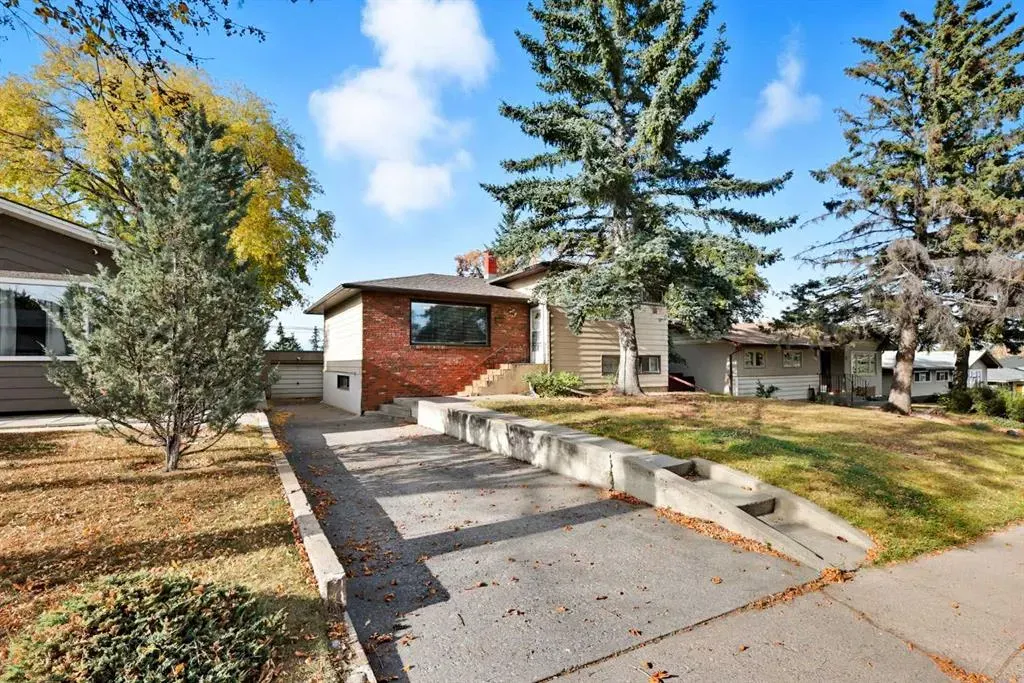 23 Fairview Drive SE