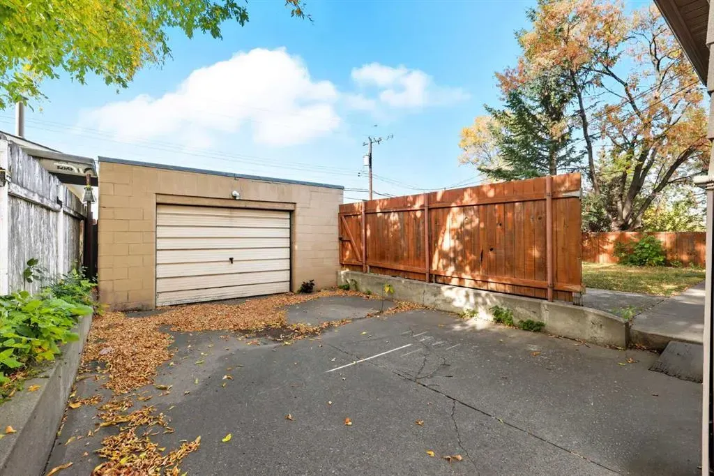 23 Fairview Drive SE