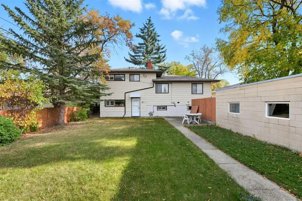 23 Fairview Drive SE