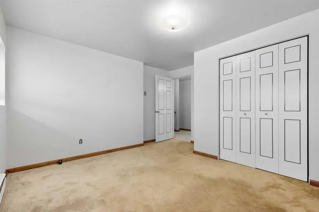 23 Fairview Drive SE