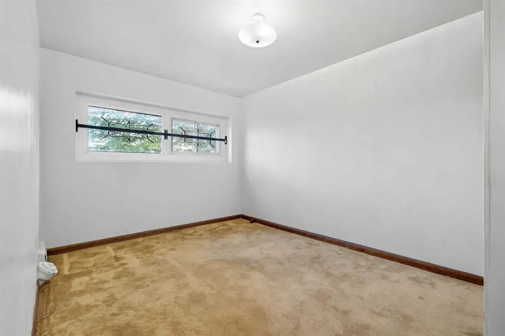 23 Fairview Drive SE