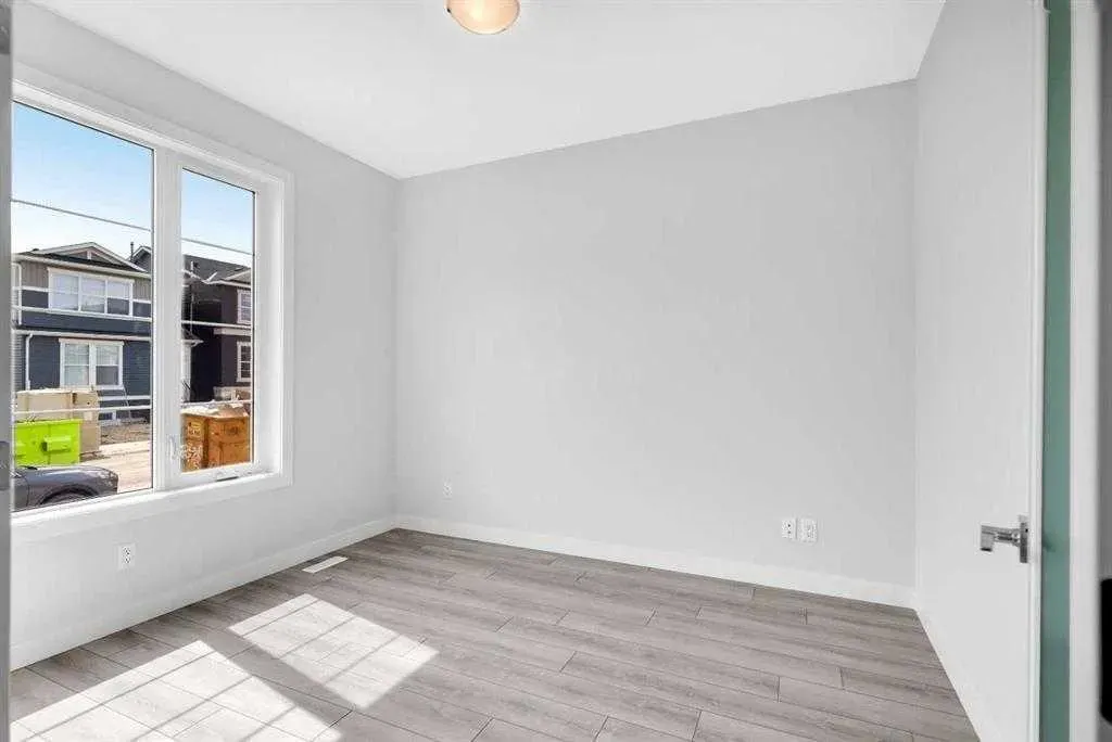 16 Amblefield Avenue NW