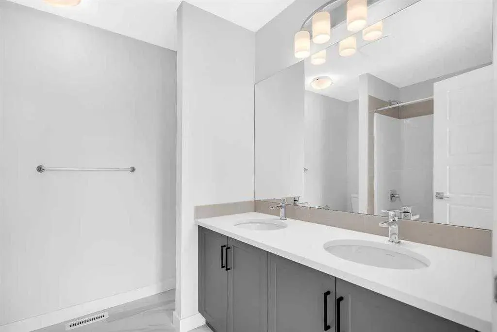 16 Amblefield Avenue NW