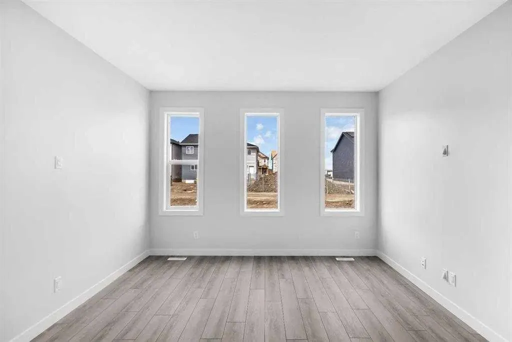 16 Amblefield Avenue NW