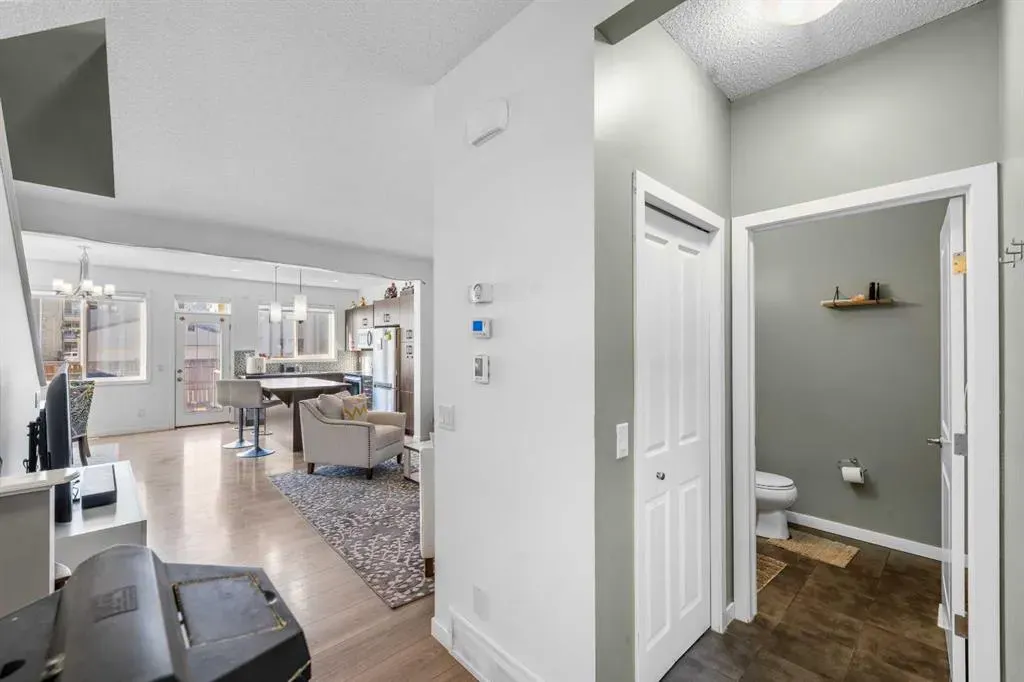 146 Skyview Point Crescent NE