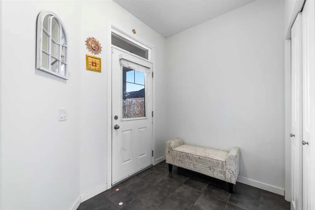 146 Skyview Point Crescent NE