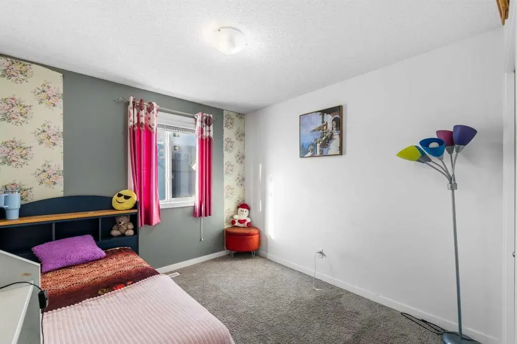 146 Skyview Point Crescent NE