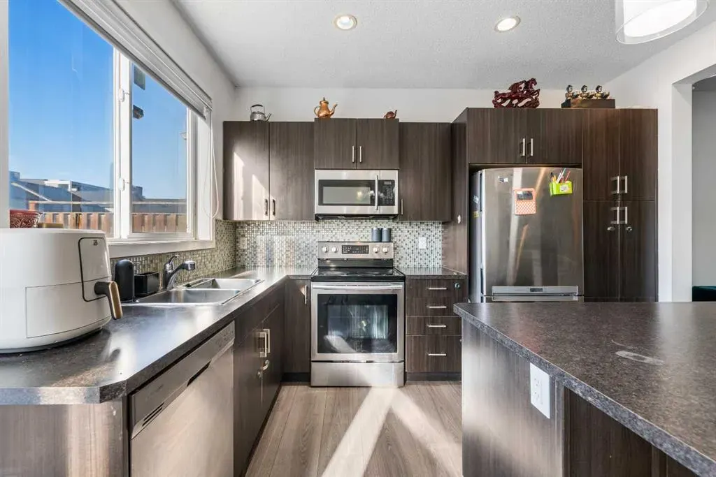 146 Skyview Point Crescent NE