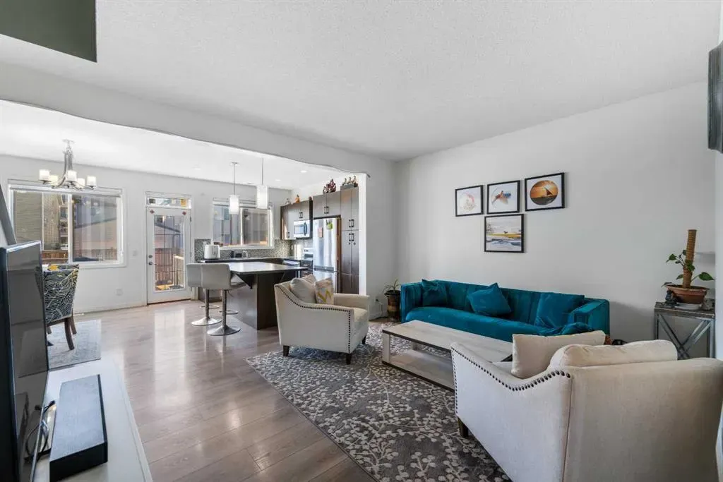 146 Skyview Point Crescent NE