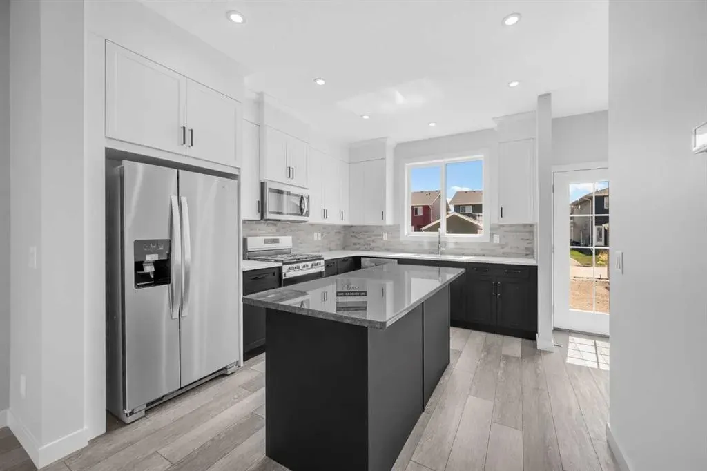 27 Amblefield Avenue NW