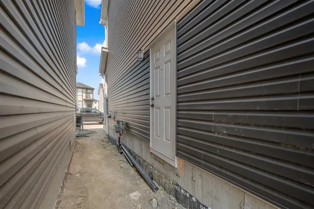 27 Amblefield Avenue NW