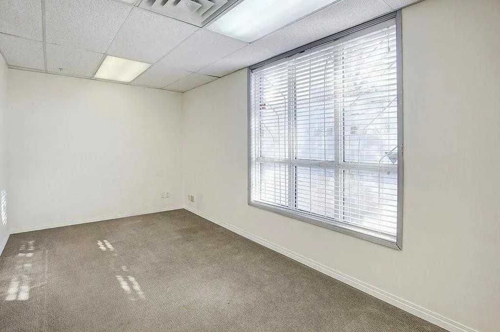 138 18 Avenue SE, #105