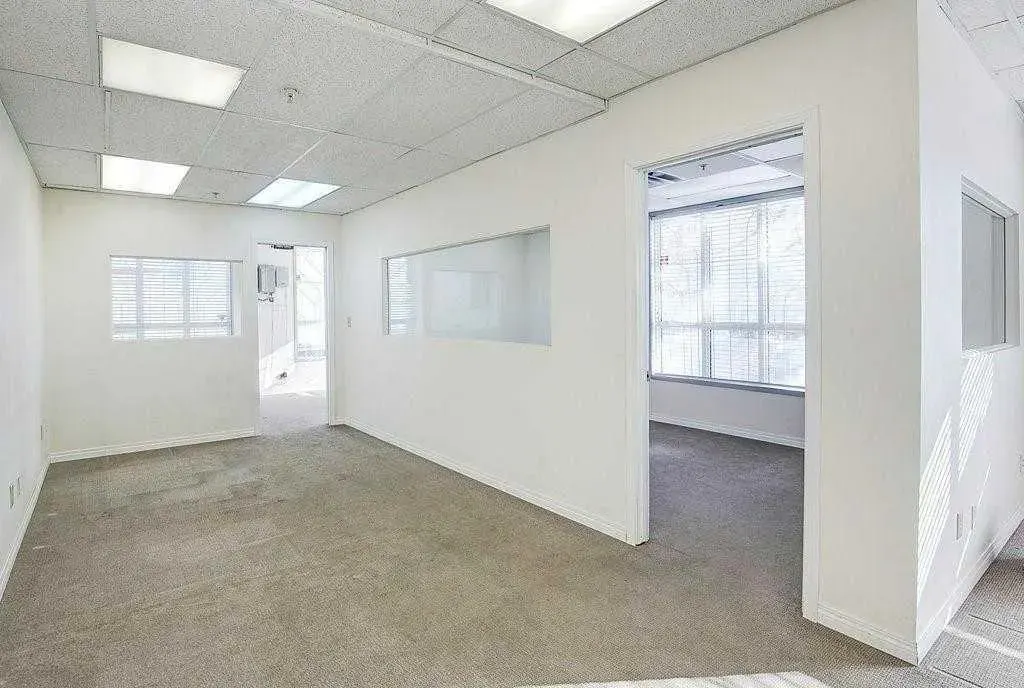 138 18 Avenue SE, #105