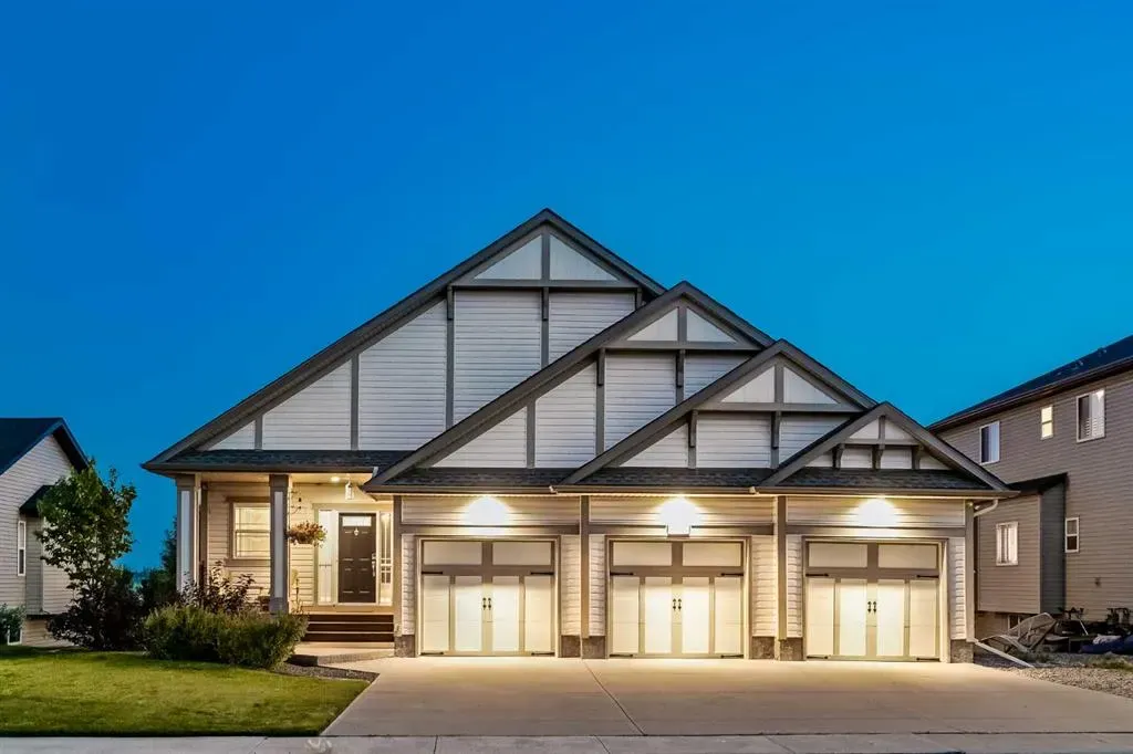 231 Railway Close SE