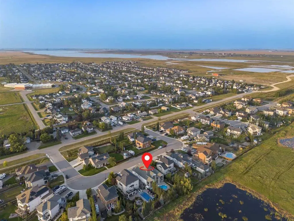 231 Railway Close SE