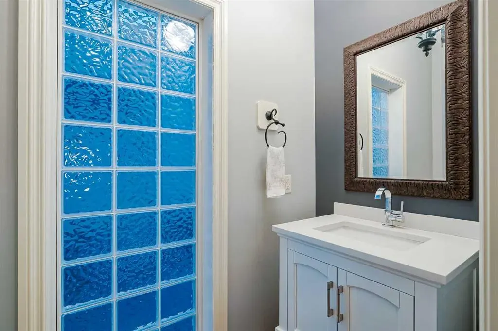 231 Railway Close SE