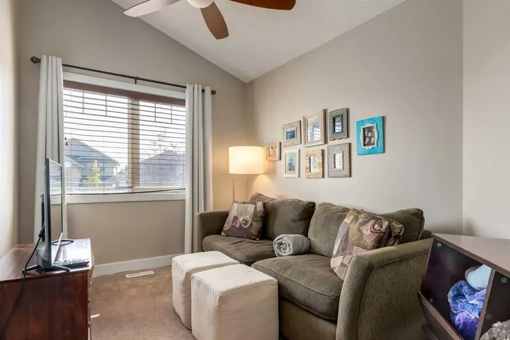 32 Evanscove Heights NW