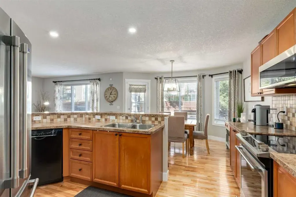 32 Evanscove Heights NW